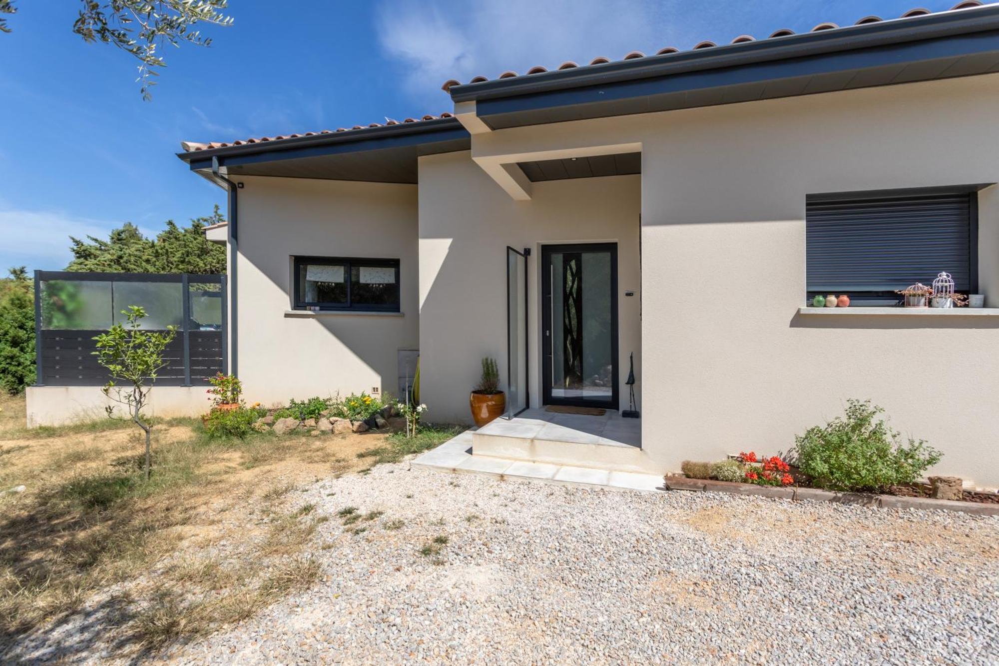 Les Garrigues Ensoleillees Holiday home *